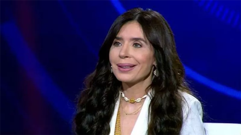 بتكره «فيدرا» وتزوجت 9 مرات.. 5 تصريحات لـ دينا أثارت الجدل | فيديو