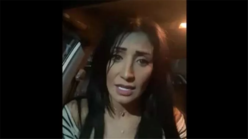 مليش علاقة بقناة الجزيرة.. أول رد من المطربة دينا حسين المتهمة بالإساءة لفنانات مصر