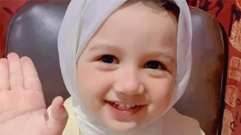 سامحيني..رسالة مبكية من والد مريم أصغر محاربات السرطان بعد وفاة ابنته