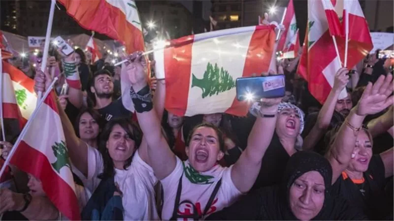 أزمة اقتصادية طاحنة..ما مصير لبنان مع بداية العام الجديد؟