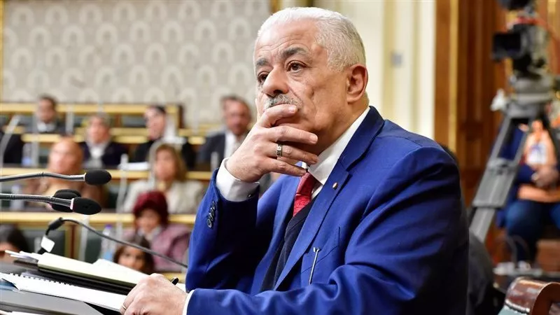 البطريق ليه كام ضافر؟..نائبة تفاجئ طارق شوقي بسؤال من منهج رابعة ابتدائي