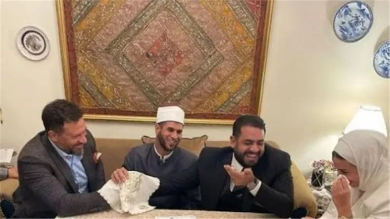 الأنسة العاقلة..موقف كوميدي لـ ماجد المصري وزوج ابنته في عقد قرانها | فيديو