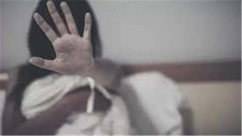اتهمته زوجته بضربها واغتصابها بالقوة..تفاصيل مثيرة في القبض على عامل بسوهاج