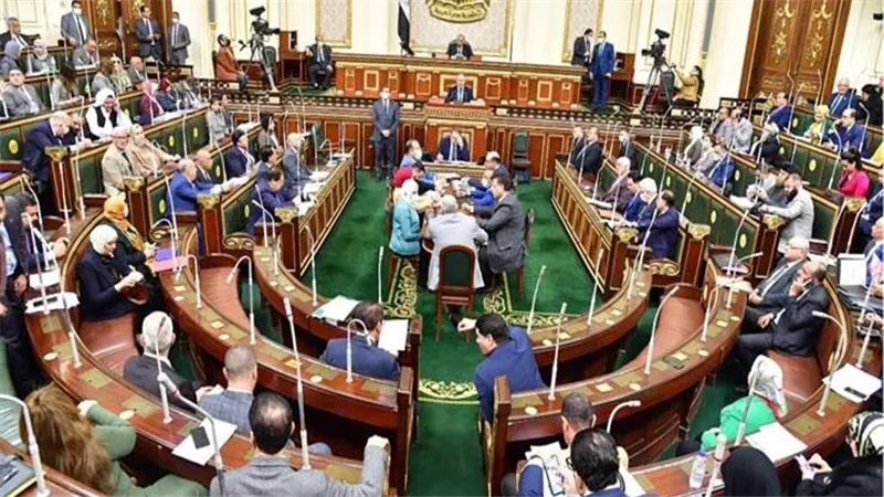أحقية التثبيت بعد 4 سنوات.. تفاصيل قانون العمل الجديد | فيديو
