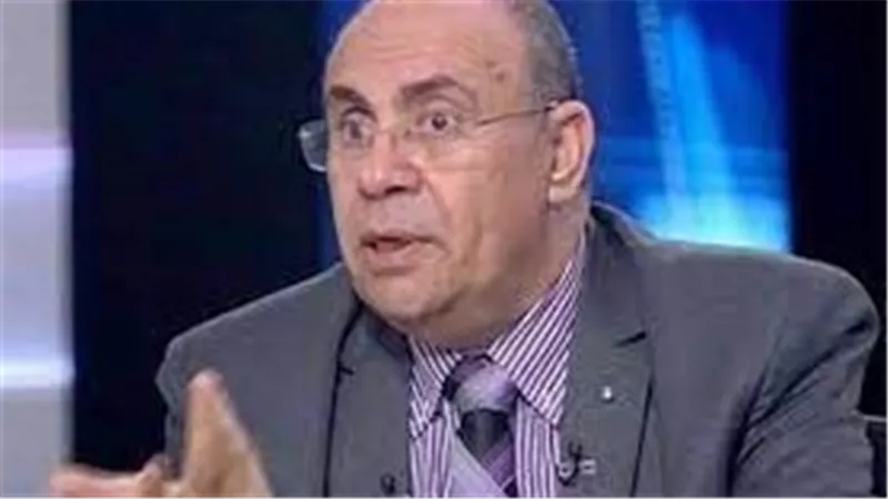 هل يجوز وصف شكل زوجها لصديقتها؟..مبروك عطية ينفعل على سيدة وجهت له سؤالا | فيديو