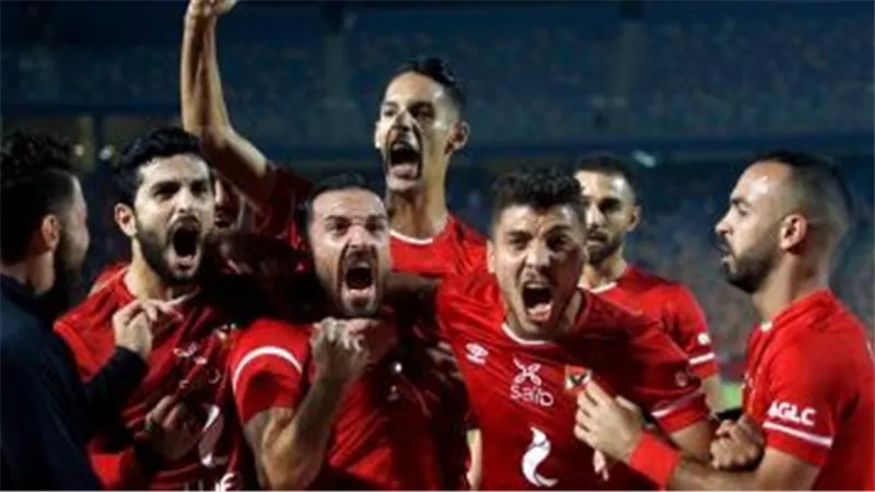 الترددات المجانية والتشكيل..شاهد مباراة الأهلي والرجاء على 4 قنوات مفتوحة