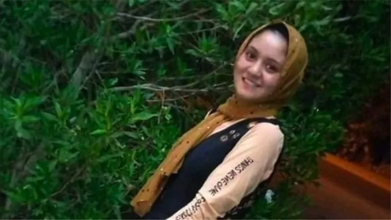 مات حزنا عليها.. تشييع جثمان جد بسنت فتاة الغربية ضحية الصور المفبركة