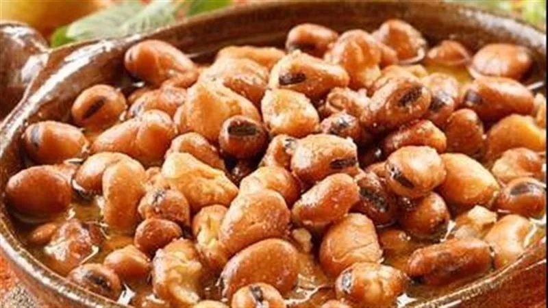 تحذير خطير من هيئة الدواء: تناول الفول خطر في هذه الحالات