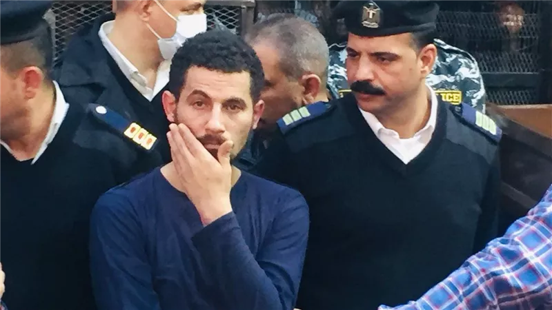 حلق أقرع.. كيف استقبل سفاح الإسماعيلية حكم القاضي بالإعدام؟