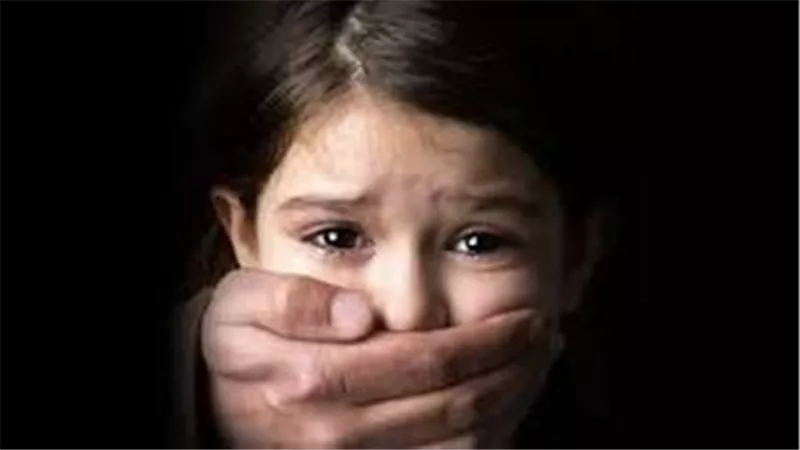 هتك عرض طفلة.. تفاصيل مثيرة في محاكمة أصغر مجرم بمصر