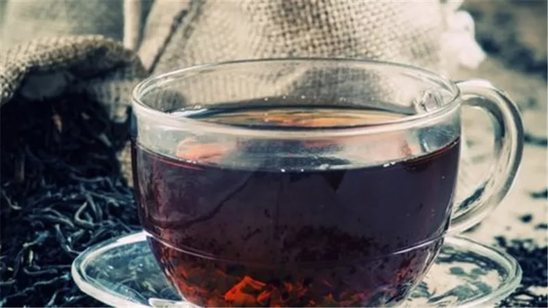 فوائد مذهلة لكن عليك بالحذر..3 أكواب يوميًا من هذا المشروب الشائع يحميك من ارتفاع ضغط الدم وأمراض القلب