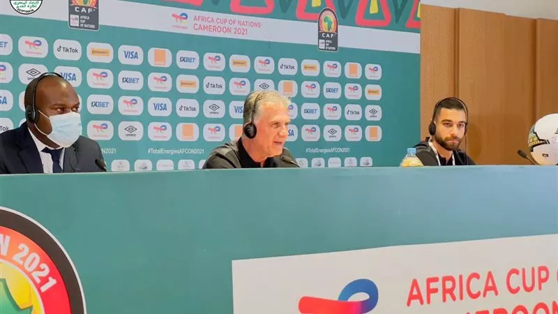 عمرو السولية يحسم الجدل..هل تمرد لاعبو منتخب مصر ضد كارلوس كيروش؟