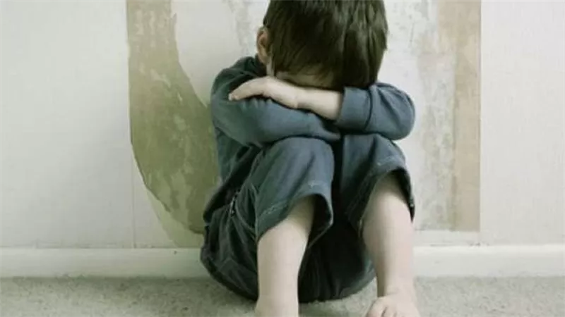  هتك عرضه وأشعل النار فيه.. تفاصيل صادمة في الحكم بإعدام عامل قتل طفلا في البحر الأحمر