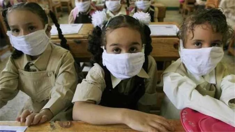 منها تعطيل الدراسة والعمل.. 25 إجراء حكومي متوقع لمواجهة زيادة اصابات أوميكرون