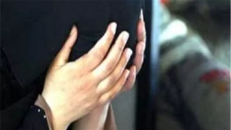 حملت من شقيقها أثناء سفر زوجها..قرار جديد بشأن سيدة الدقهلية المتهمة بقتل رضيعها 