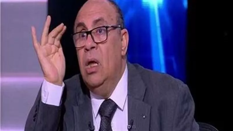 الحمد لله مش مصري.. رسالة صادمة من مبروك عطية لفريق فيلم أصحاب ولا أعز | فيديو 