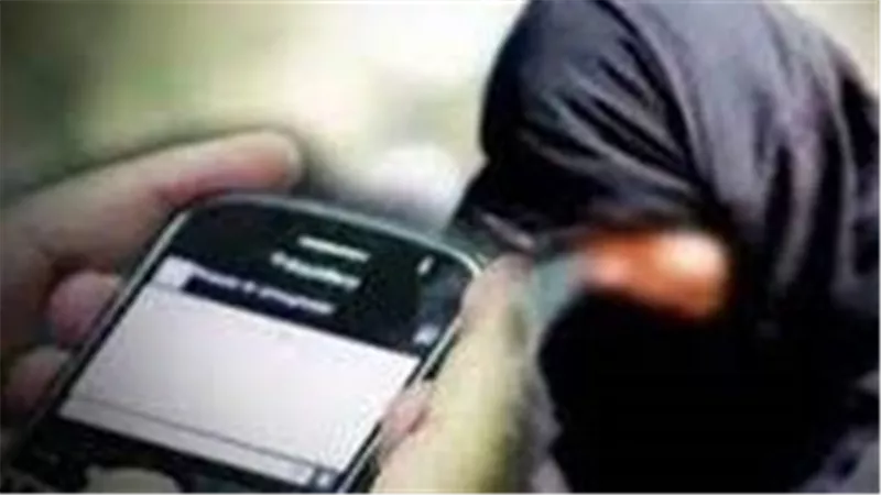 تفاصيل مثيرة..خطف متهم حصل على صور ربة منزل من هاتفها وابتز أسرتها