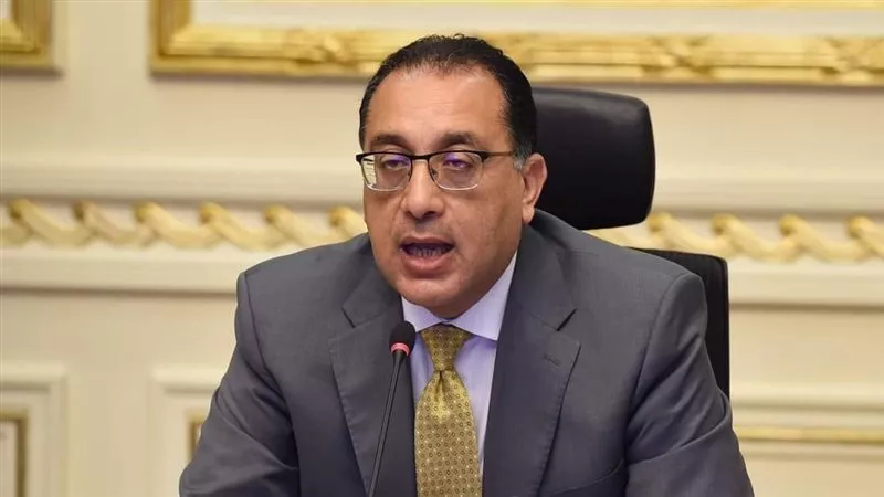 الحكومة تحسم الجدل.. بيان عاجل بشأن تسريح آلاف الموظفين 