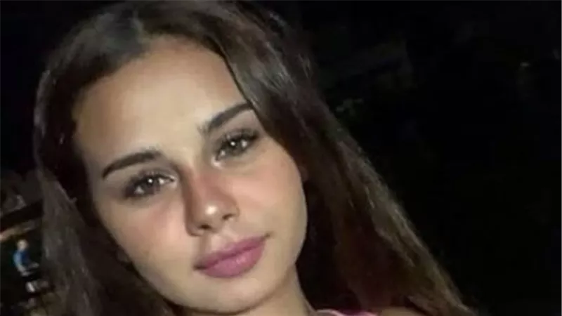سفري المالديف أهم من الفرح.. تصريحات مثيرة للجدل لـ منة عرفة | فيديو 