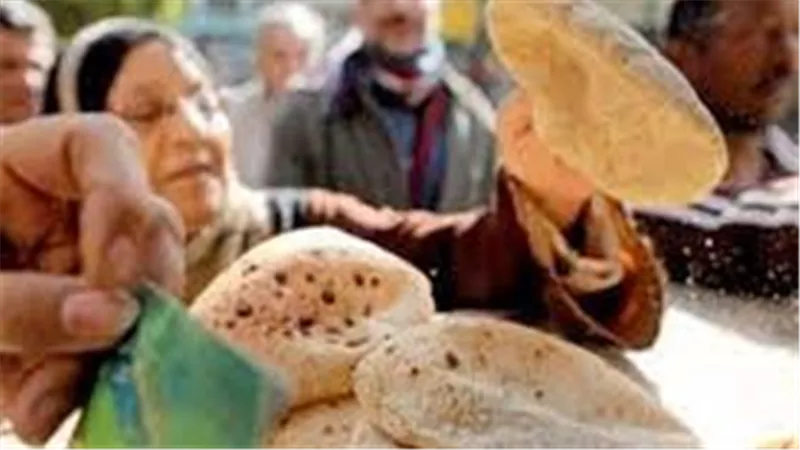 بدءا من الغد.. نظام جديد لصرف الخبز على بطاقات التموين