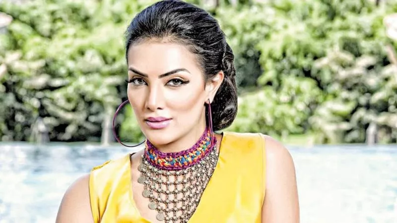 واحدة زيي عايشة ليه.. كيف أُصيبت حورية فرغلي بلعنة المرض وحرمان الزواج والأمومة؟