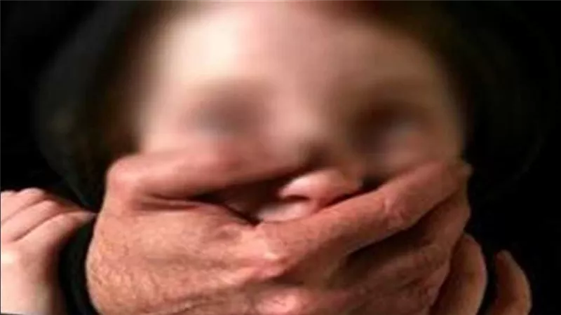 تفاصيل مثيرة..السجن ٧ سنوات لكهربائى هتك عرض ابنة شقيقته بالإسكندرية