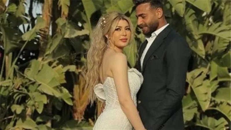 تفاصيل جديدة.. حقيقة انفصال محمد أبوجبل عن زوجته ملكة جمال الجزائر