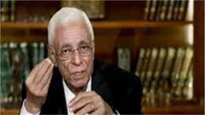 هكذا رد حسام موافي..فتاة تخشى الزواج من ابن عمها لسبب مؤذي | فيديو