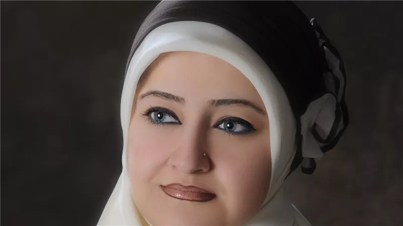 (السّقوط في الشمس) لسناء الشعلان بنت نعيمة في ندوة في جامعة الملية الإسلامية الهنديّة