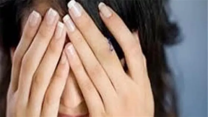 جاهرت بالرذيلة على فيسبوك.. طالبة بجامعة المنصورة تعرض طفلها من علاقة آثمة للتبني