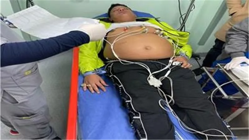 حسبي الله ونعم الوكيل في السبب.. حمو بيكا يدخل المستشفى بعد تعرضه لوعكة صحية
