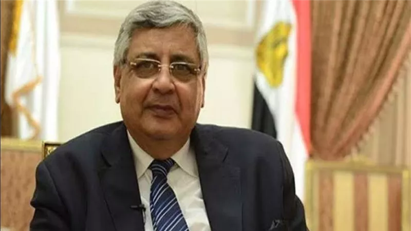 مستشار الرئيس يكشف حقيقة تغيير نظام الدراسة في المدارس والجامعات | فيديو
