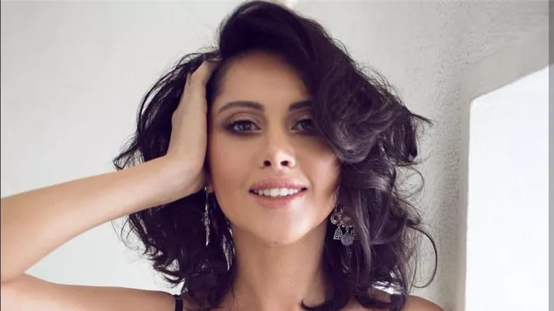 متخليش حد يبوسك حتى لو جوزك راضي.. رسالة نارية من مبروك عطية بعد تصريحات الباجوري عن ياسمين رئيس | فيديو 