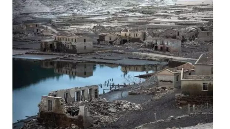 مختفية منذ 30 عاما تحت الماء.. حكاية قرية تحولت إلى أرض أشباح