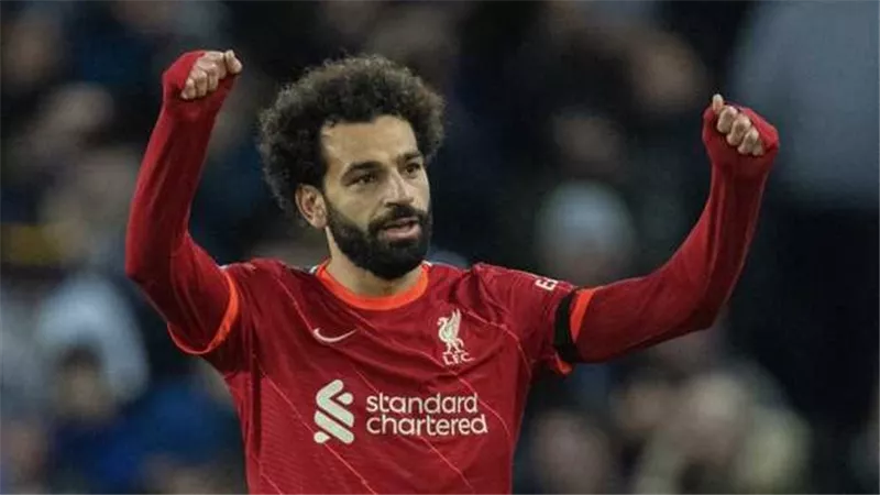 الأمور تتعقد..وكيل محمد صلاح يثير الجدل حول مستقبله بتصرف جديد