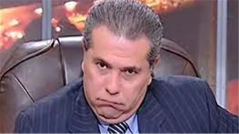 باع ذهب أمه وعارض طقم معالق بـ 20 ألفا.. كيف يعيش توفيق عكاشة بدون عمل ؟