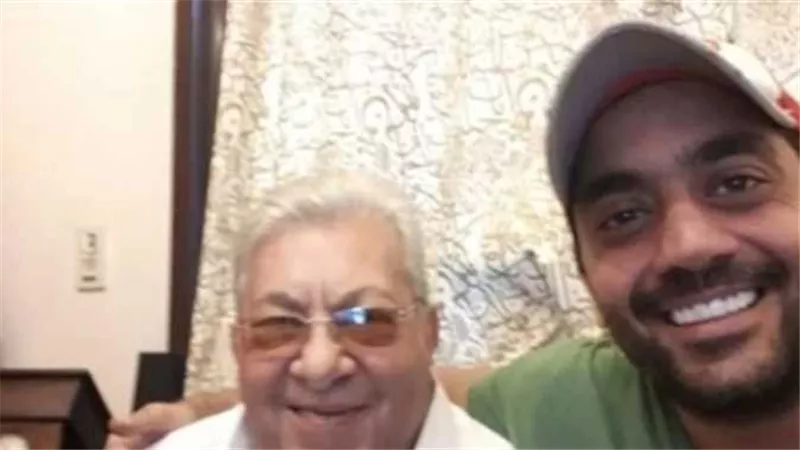 عايزين يطلعوني مجنون.. ما سبب وحقيقة القطيعة بين فاروق فلوكس ونجله احمد ؟