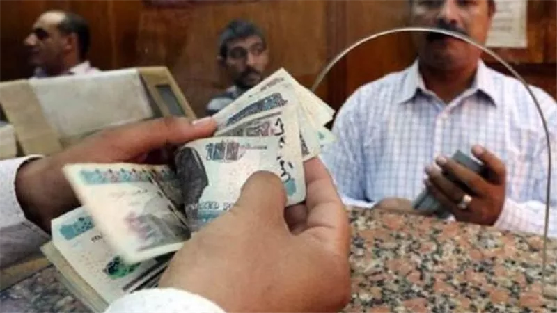 يصل لـ 200 جنيه شهريا..القانون يمنح الموظف الحصول علي حافز في هذه الحالة 