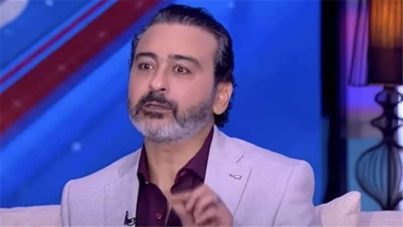 قتل وإدمان وسجن.. سبب بكاء أحمد عزمي على الهواء 
