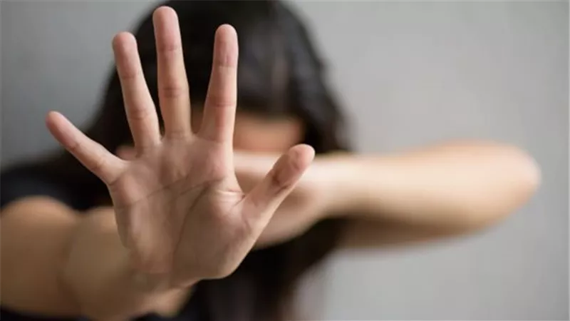 لامس مناطق العفة..الحبس عامين لشاب هتك عرض طالبة بالشرقية
