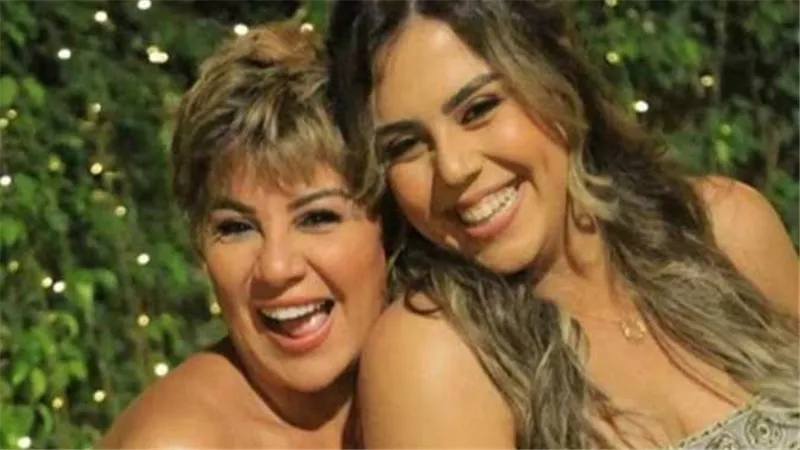 الخيانة السبب.. لماذا أصرّت مفيدة شيحة على الطلاق وتركت المنزل بعد شهر من ولادة ابنتها ؟