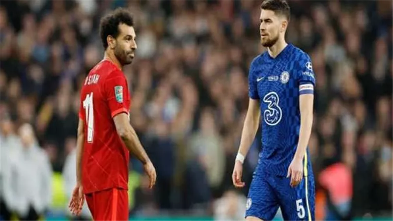 كلمة واحدة.. جورجينيو يكشف كواليس لقطته مع محمد صلاح في نهائي كاراباو