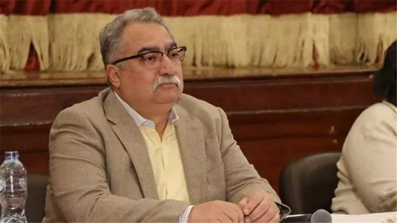 كذبت وافتريت.. هجوم ناري من وكيل الأزهر السابق على إبراهيم عيسى بسبب إساءته لنساء الصعيد