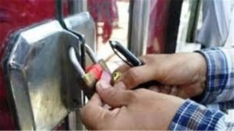 غير صالح للاستهلاك الادمي..غلق وتشميع مطعم مشويات شهير بهضبة الأهرام | فيديو