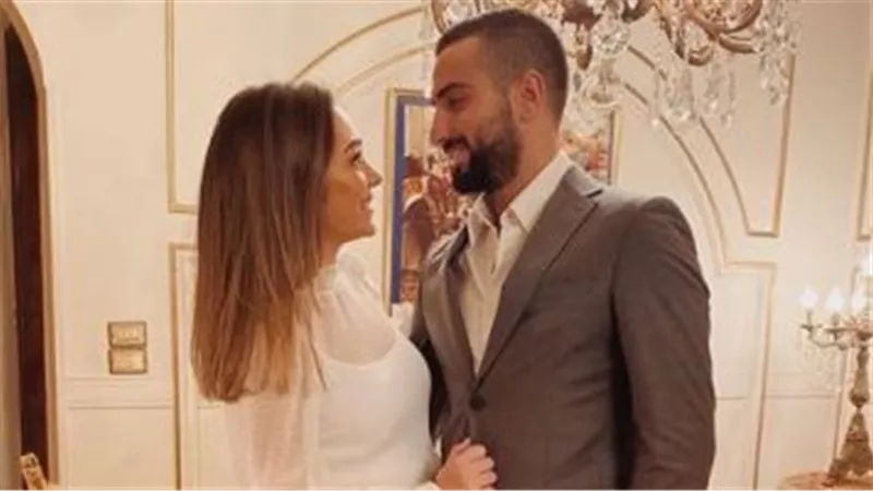 الغيرة من فنانة شابة..تفاصيل انفصال راندا رياض ومحمد الشرنوبي