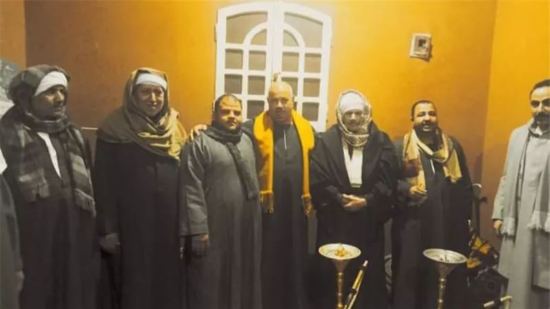 العمدة المثالي بمحافظة الجيزة ينجح في حل خصومة بين عائلة من أسيوط وأخرى بالصف