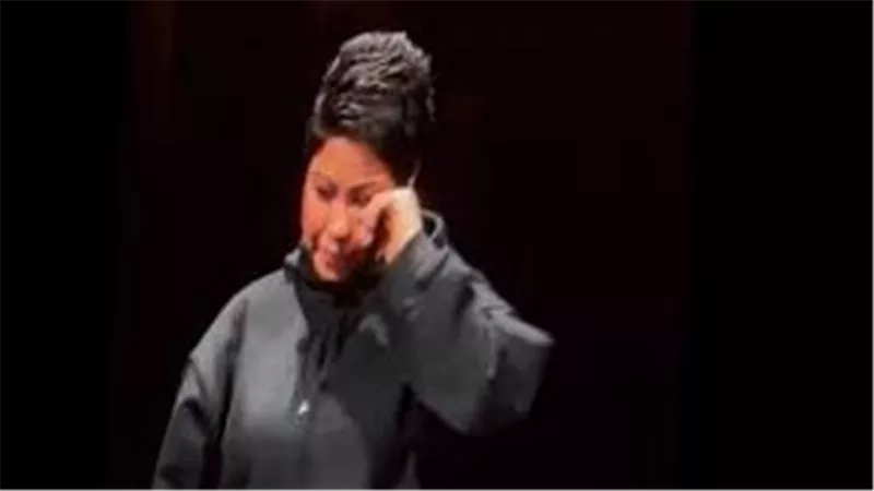 هل قصدت حسام حبيب؟.. سر بكاء شيرين عبدالوهاب في حفل الكويت وتفاعل الجمهور معها