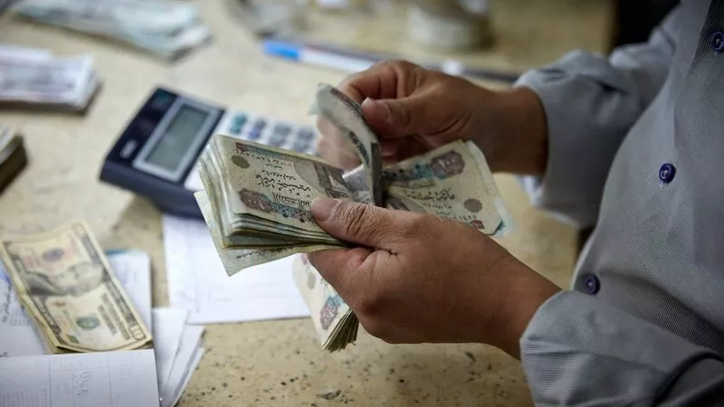 لهؤلاء الموظفين.. زيادة المرتبات والحوافز في هذا الموعد 
