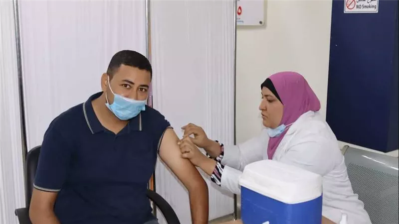 بعد إلغاء اليومي.. الصحة تعلن أول بيان أسبوعي عن إصابات كورونا