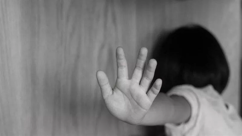 هذا ما فعله معي..أقوال صادمة لطفلة حملت من والدها سفاحا بالشرقية